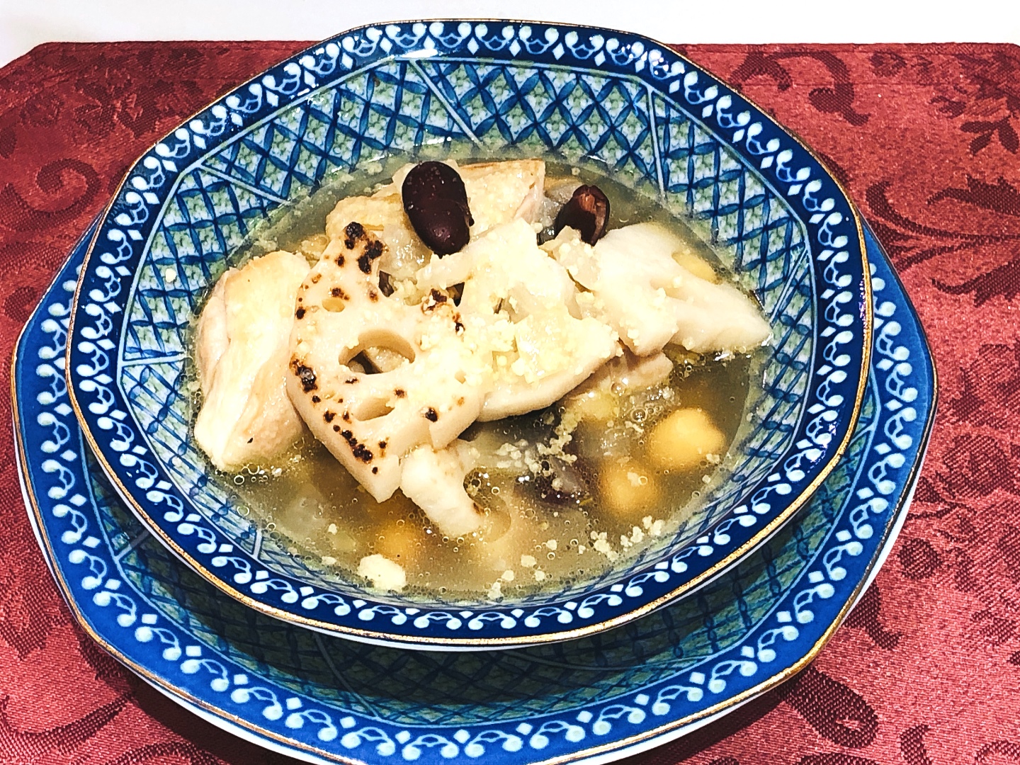 レンコンと豆のスープ