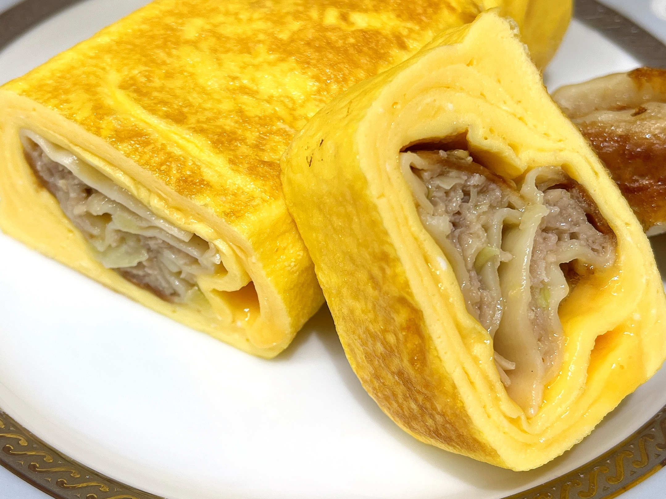 餃子を巻いた卵焼き