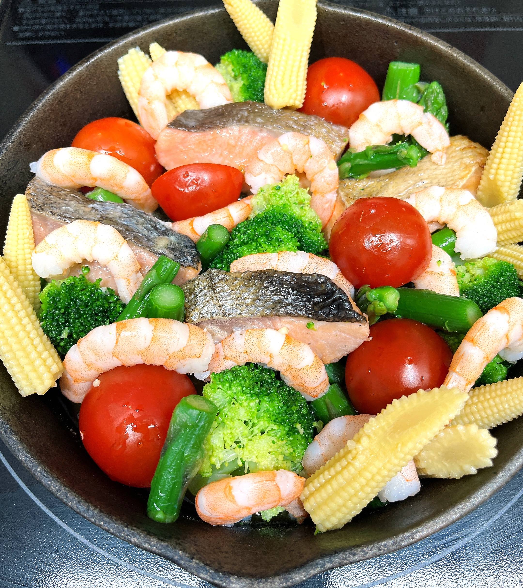 魚と野菜のアヒージョ