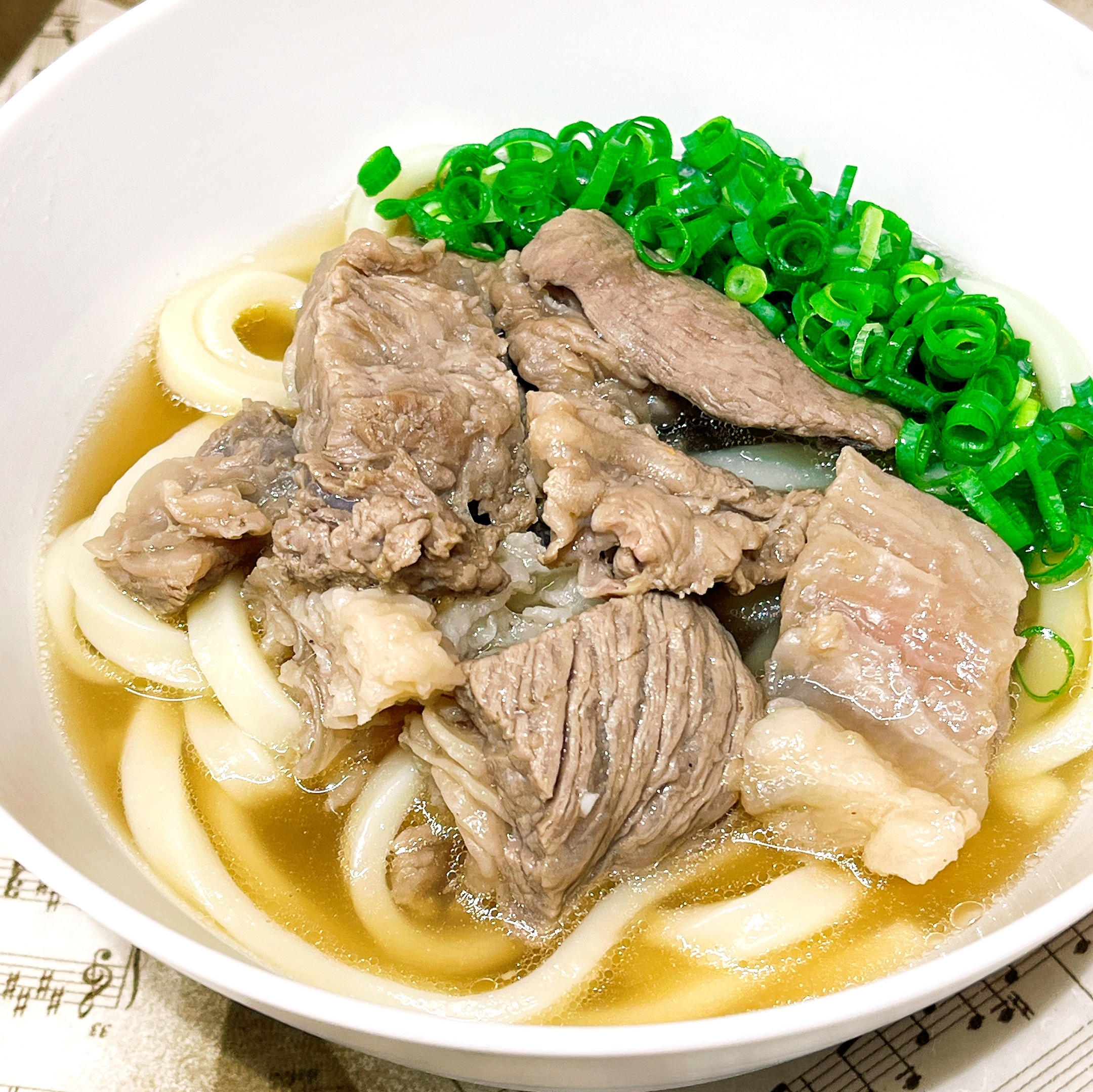 中華風牛スジ煮込みのせうどん